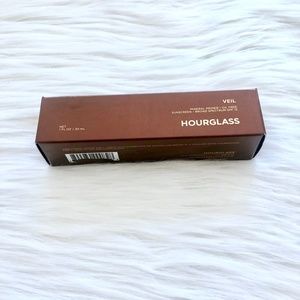 Hourglass Makeup - HOURGLASS Veil Mineral Primer SPF 15 - 1oz/30 ml Hourglass Makeup - HOURGLASS Veil Mineral Primer SPF 15 - 1oz/30 ml